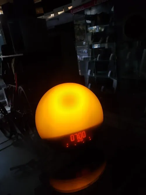 PHILIPS  Réveil Luminothérapie / Simulation de lever du soleil / 3 sons naturels blanc