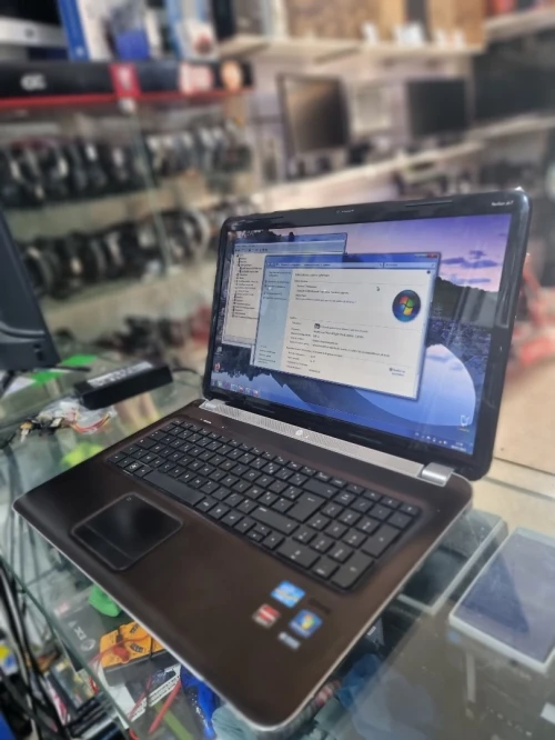 HP Pavilion dv7-i7 2eme -256gb-8go-amd radeon 6700m 17pouces