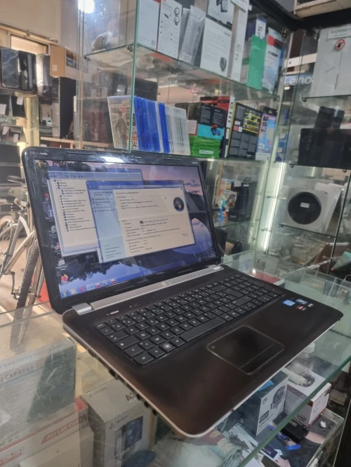 HP Pavilion dv7-i7 2eme -256gb-8go-amd radeon 6700m 17pouces