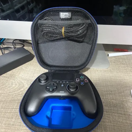 Manettes PS4 XBOX PC Nacon Under Control Hori Freebox