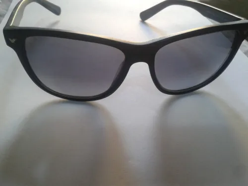 Lunettes de soleil de la marque POLICE