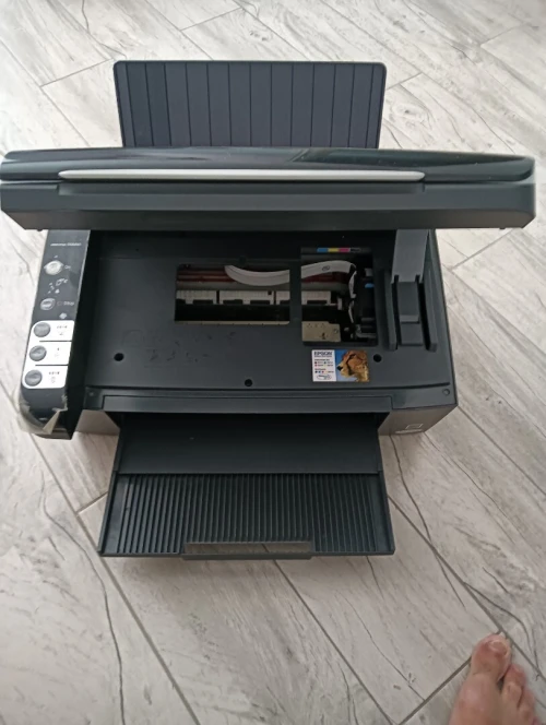 A VENDRE IMPRIMANTE ET SCAN COULEURS 