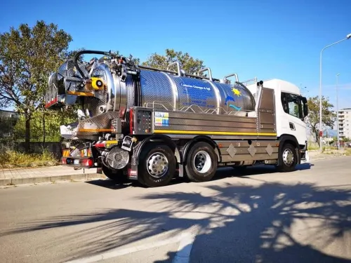 Camion vidange Débouchage canalisation curage 