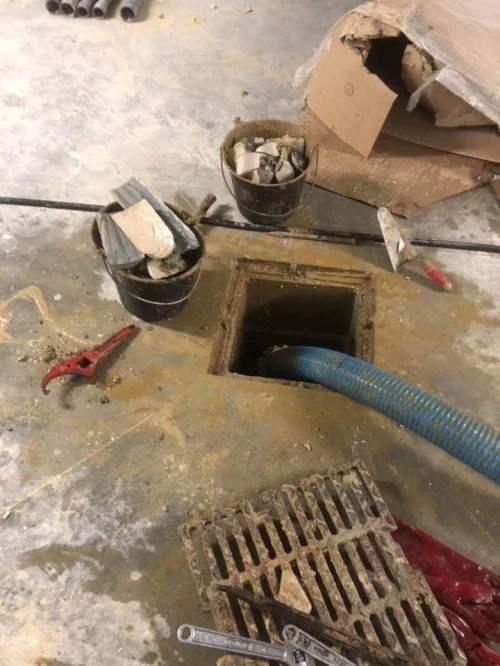 Camoi Débouchage canalisation curage vidange 0550048312
