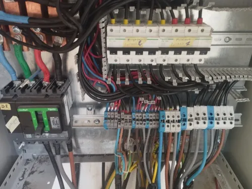 Maintenance électrique industrielle  Mohandiss Solutions