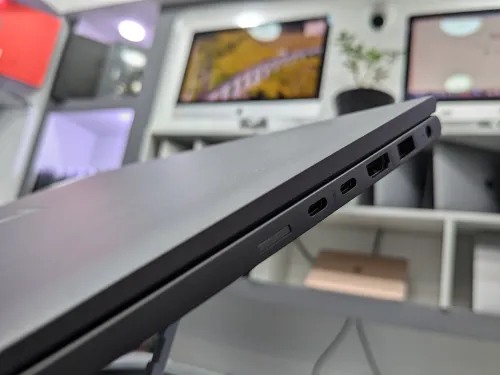HP ZBOOK FIREFLY 15G7 i7-10eme/16gb /1tb ssd /T550 4g vram