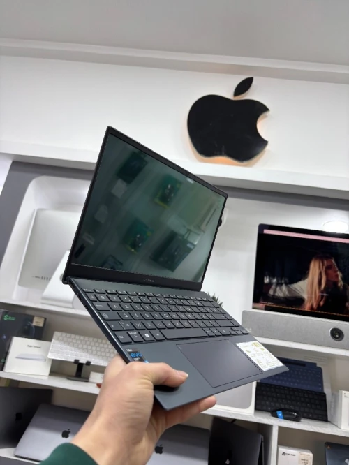 ASUS ZENBOOK 13 OLED
