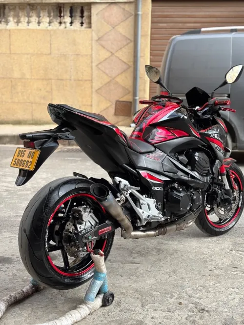 Kawasaki Z800 R 2015