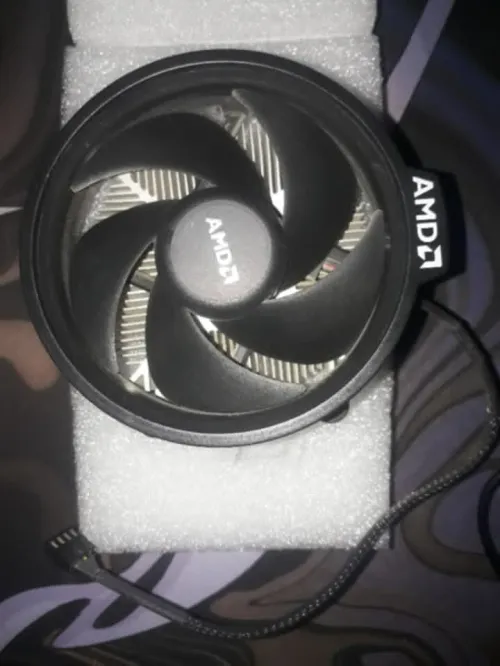 AMD RYZEN 5 5600 + AMD stock cooler