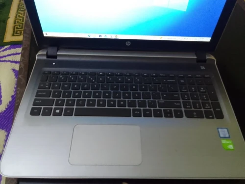 HP Pavilion i7 RAM 8GB 1TO SSHD Nvidia 940M