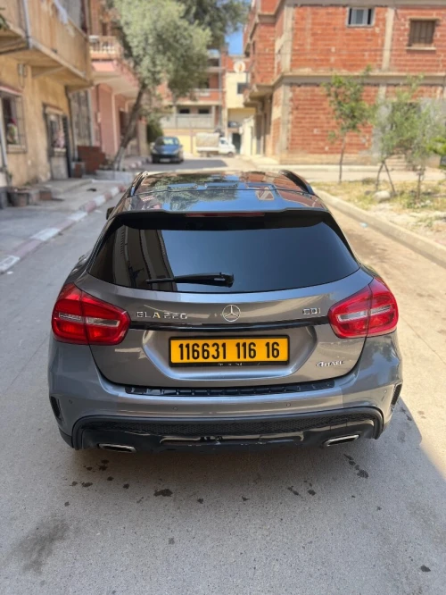 Mercedes GLA 2016 