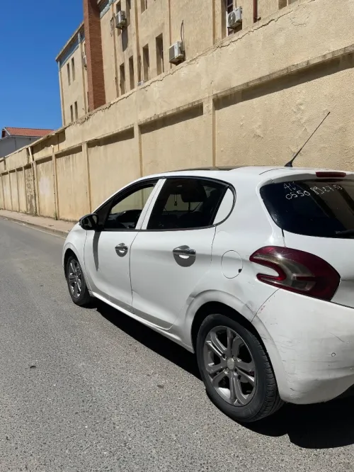 Peugeot 208 2014 Allure