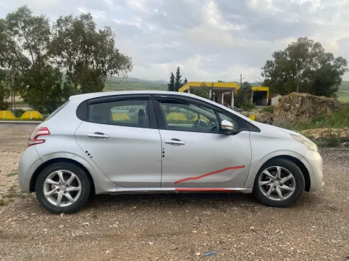 Peugeot 208 2015 Allure