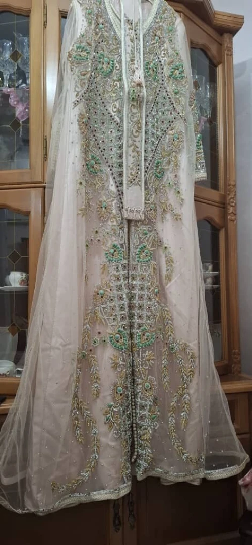 Caftan simple et caftan royal