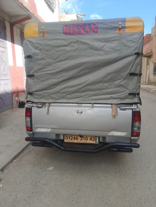 Nissan هارد بودي 2010 