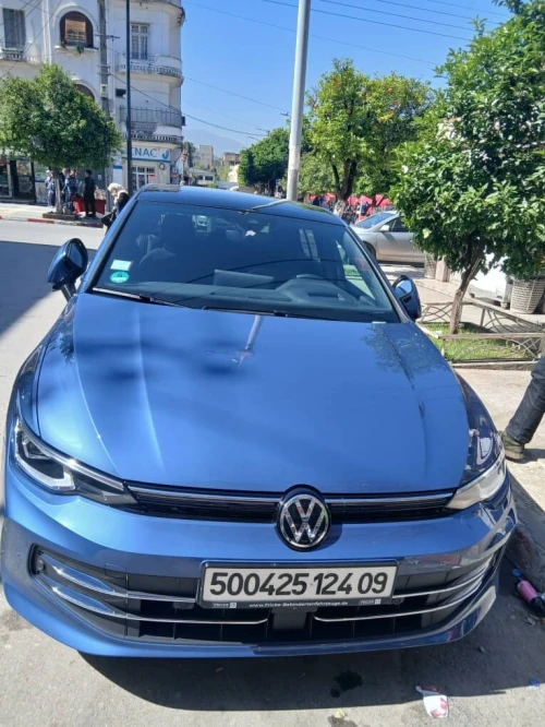 Volkswagen Golf 8 2024 eTSI
