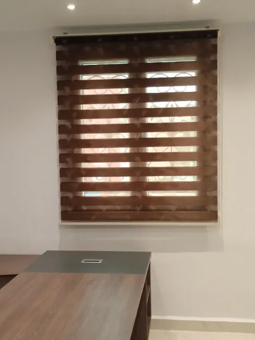 Rideaux zebra jour et nuit pour chambre cuisine balcon séparation entre cuisine et salon vitrine magasin de coiffure famme