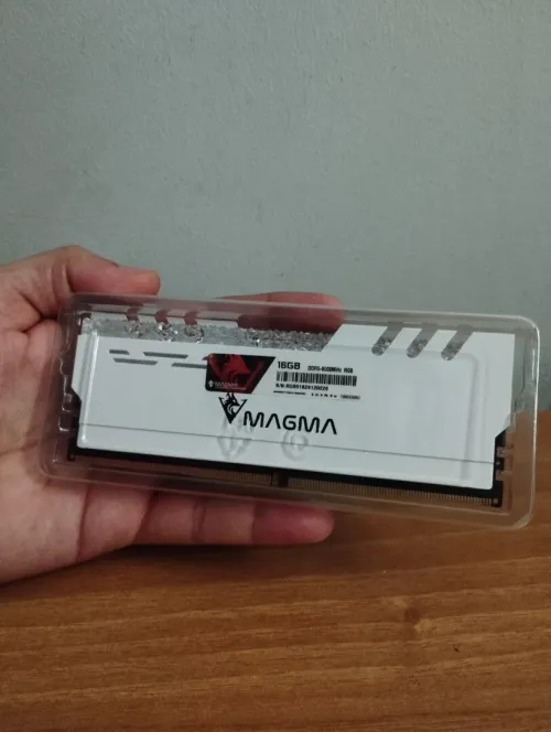 RAM MAGMA Royal RGB 16GB DDR5 6000MHz - Neuf