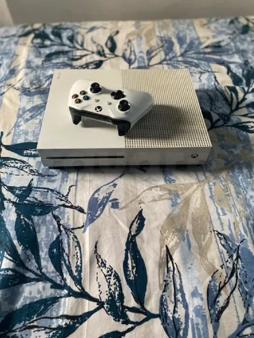 Xbox One S 1TB (État 10/10) + Pack Top Jeux (FC26, RDR2, Forza 4&5, GTA 5