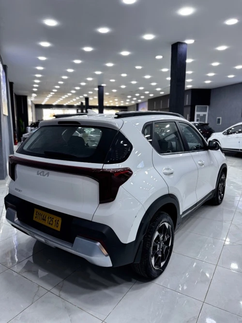 Kia Sonet  2025 Dubai