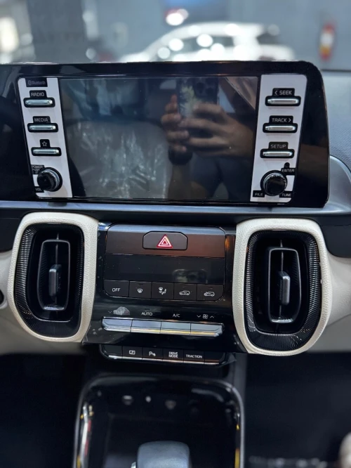 Kia Sonet  2025 Dubai