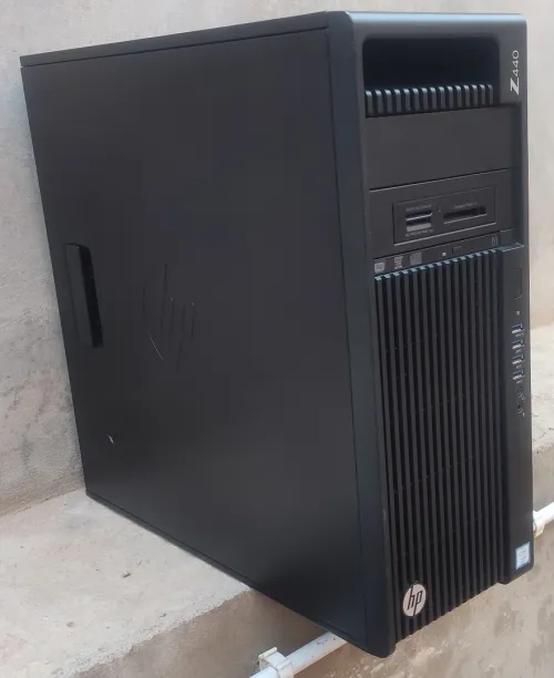 Station de travail HP Z440