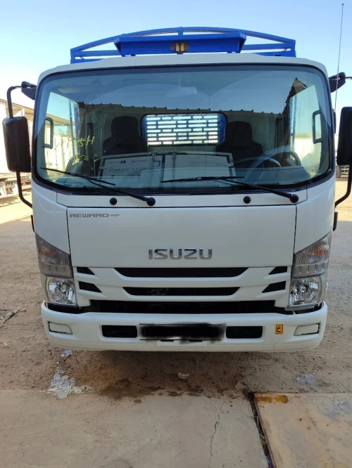 Isuzu Np 