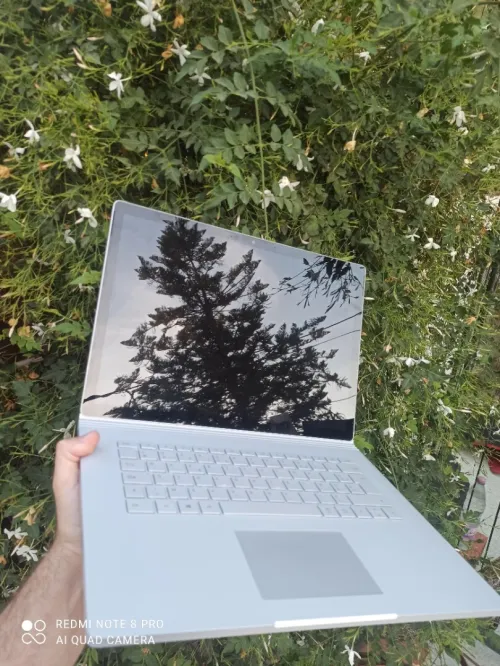 Surface book 2 i7 16gb GtX 1060 