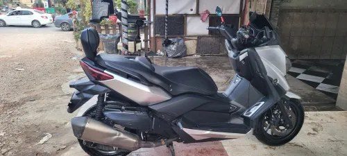 Yamaha X MAX 