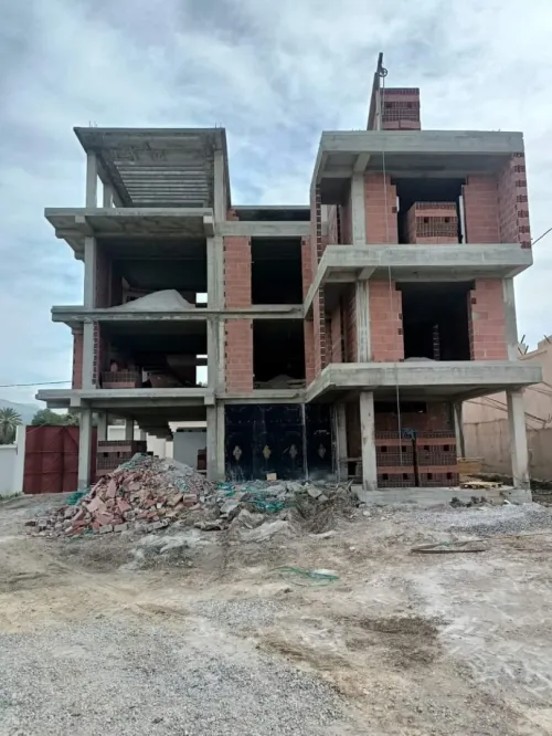 Entreprise de construction et de réalisation مقاول بناء