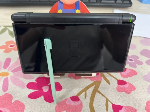 Nintendo DS LITE avec 30 jeux état 10/10