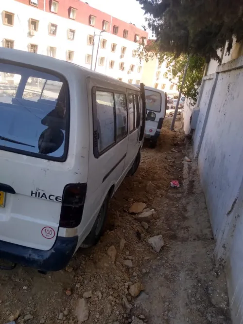 Toyota hiace 2004