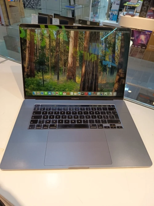 MacBook Pro 2019 i7 32GB 512SSD TouchBar AMD Radeon Pro 5300M 16''