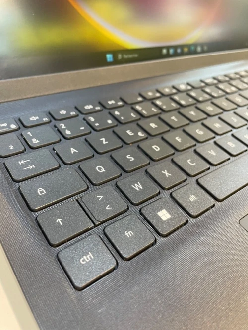 DELL Latitude 3520 Ryzen 3 5425U 8GB DDR4 256SSD win11