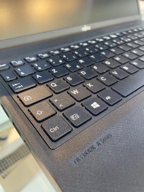 Fujitsu LifeBook A3510 i5 10th 8GB DDR4 256SSD 