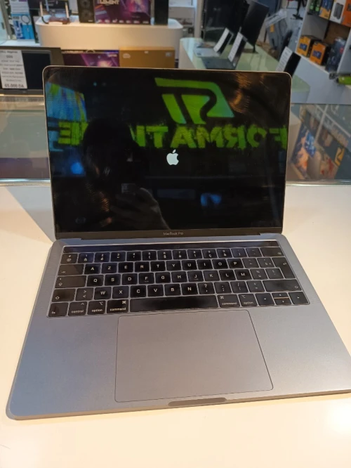 MacBook Pro 2019 i5 8GB 512SSD TouchBar Retina