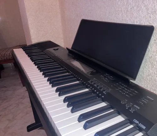 Piano numérique Casio 220R