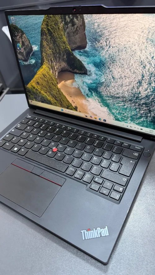 Lenovo Thinkpad E14 Gen 5 Ryzen 5 pro 7535U 16gb 512gb amd Radeon Tm graphics écran 14 FHD cycle 10