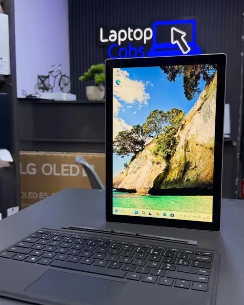 MICROSOFT SURFACE PRO 7 INTEL I5-1035G4 1. GHz up to 3.7GHZ 8GB DDR4  256GB SSD NVME  INTEL IRIS XE GRAPHICS ECRAN 12.5 INCH 3K