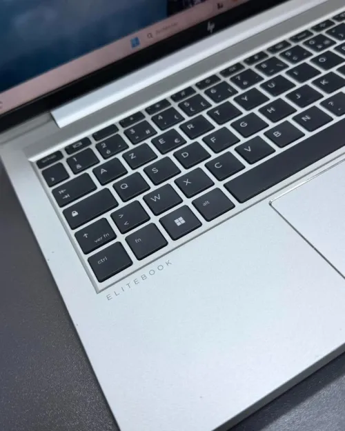 HP ELITEBOOK 640 G8 I5-1245U 16g ram 256 ssd nvme 14" FHD