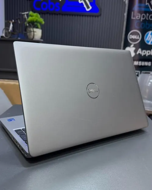 DELL LATITUDE 5550 INTEL i7-1365U  1.8GHZ up to 5.2ghz 32GB DDR5 5200MT/s 512GB SSD nvme INTEL IRIS XE GRAPHICS 15.6INCH FHD