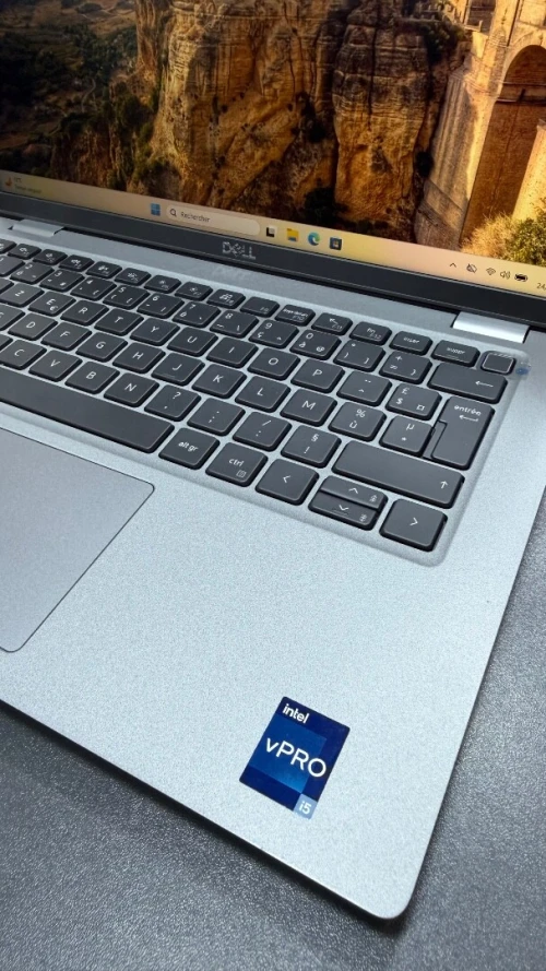 DELL LATITUDE 5430 INTEL I5-1245U 1.60GHZ up to 4.4ghz RAM 8GB DDR4 DISK 256GB SSD nvme INTEL IRIS XE GRAPHICS ECRAN 14P FHD