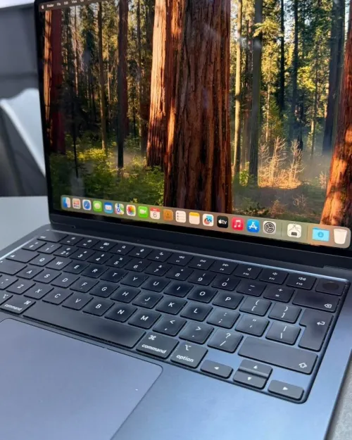 MACBOOK AIR M2 2022 CPU : M2  RAM  24Gb DISK  1000Gb  SSD ECRAN 13 BATTERIE : cycle 145 95%