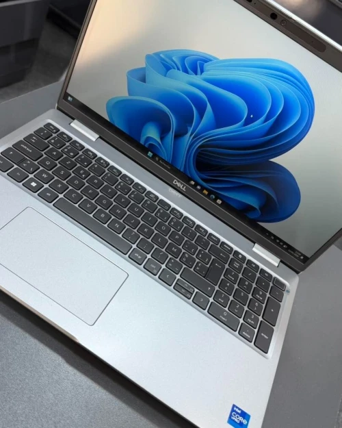 DELL LATITUDE 5521 INTEL I7-11850H 11eme 16GB DDR4 256GB SSD INTEL UHD  GRAPHICS 15.6 FHD