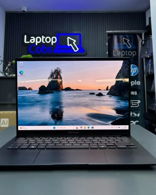 ASUS ZENBOOK 14 AMD RYZEN 7 8840HS  16GB DDR5 512 SSD NVME AMD RADEON 780MGRAPHICS 500MB VRAM ECRAN 14 INCH FHD PLUS OLED
