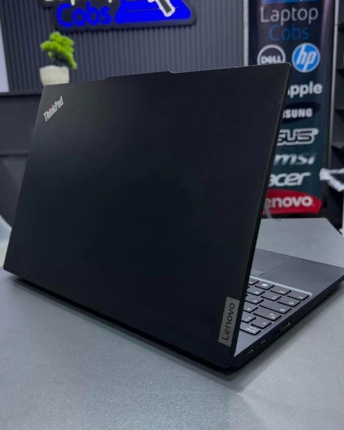 LENOVO THINKPAD E16 i5-1335U 8Gb DDR4 256gb SSD NTEL HD GRAPHICS ECRAN 15.6 FHD