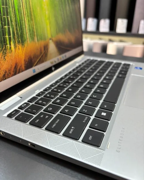 HP ELITEBOOK 1030 G8 TACTILE 2in1 X360 INTEL i5 1145G7 2.61GHz UP TO 4,40GHz 16GB DDR4 256GB SSD NVME INTEL IRIS XE GRAPHICS ECRAN 13 INCH FHD