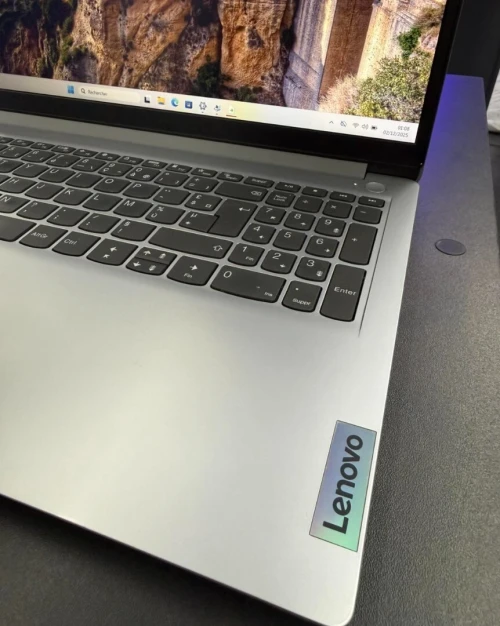 LENOVO IDEAPAD 15.7p RYZEN 5 7520U 2.80 Ghz 16Gb DDR5 512Gb Nvme AMD RADEON GRAPHICS 15.7 FHD