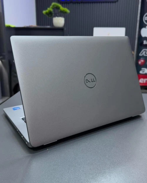 DELL LATITUDE 5440 i5 1345U  1.60GHZ 16Gb DDR4 256gb SSD INTEL IRIS XE GRAPHICS ECRAN 14p  FHD  