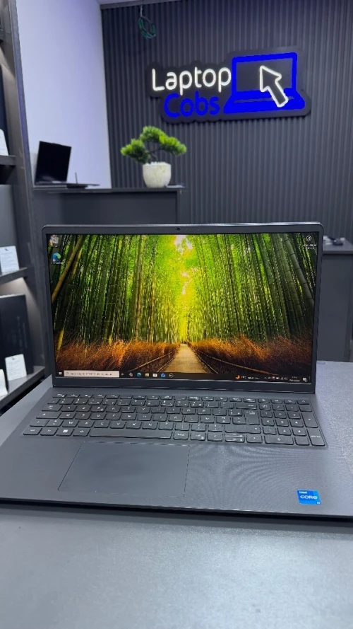 Dell vostro i5-1135G7 (11eme) 8gb 256gb Intel iris xe graphics ecran 15.6 FHD